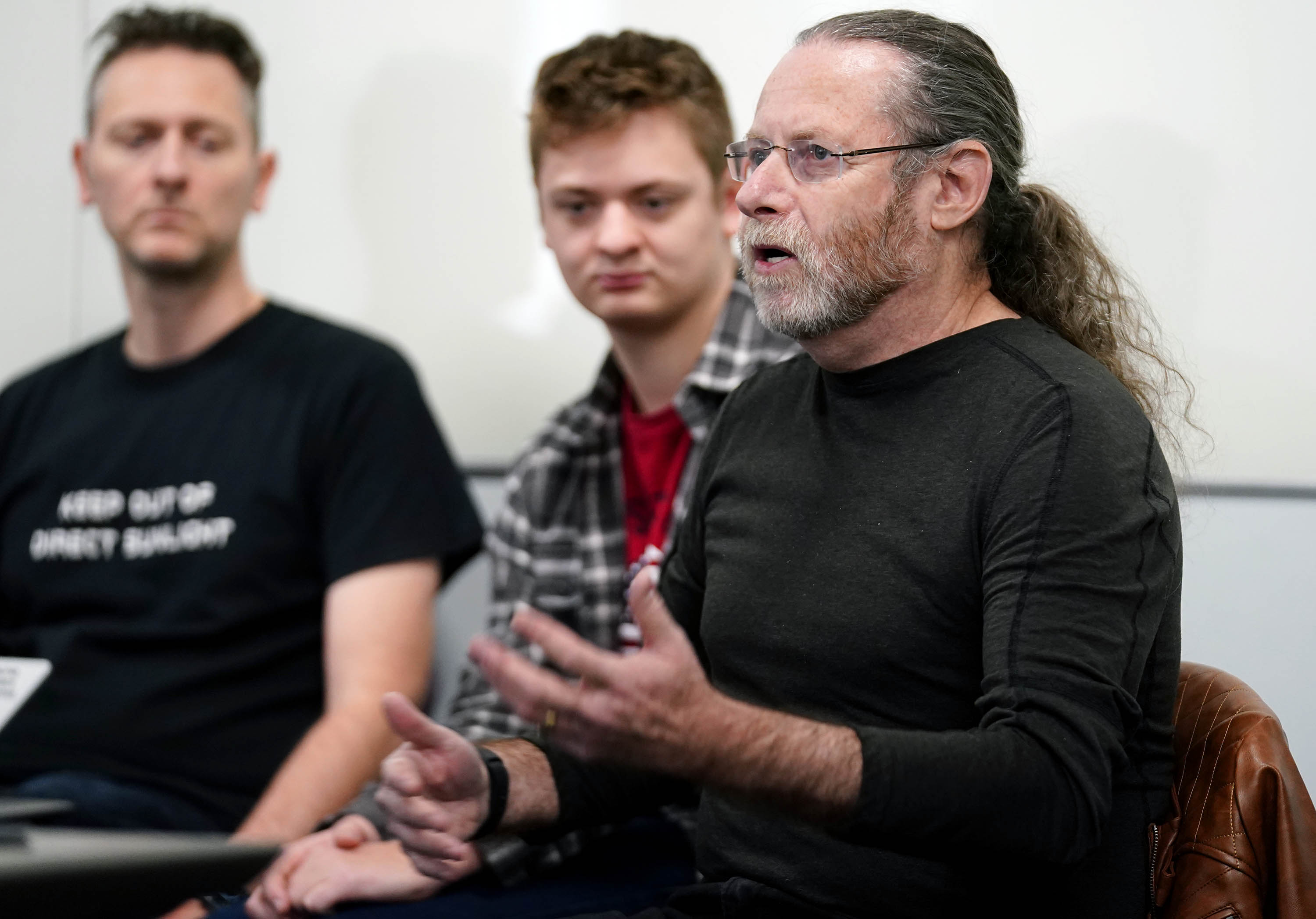Dr. Artzi speaking to students at an AI panel discussion.